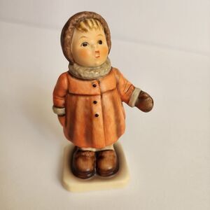 Goebel Hummel 4¼” Girl Figurine "Winter Song (Winterlied)” Hum-476 Made  Germany